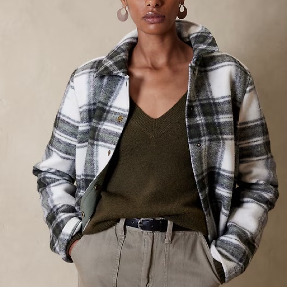 Banana Republic Jackets & Blazers - NWT Banana Republic green plaid button front collared jacket size large